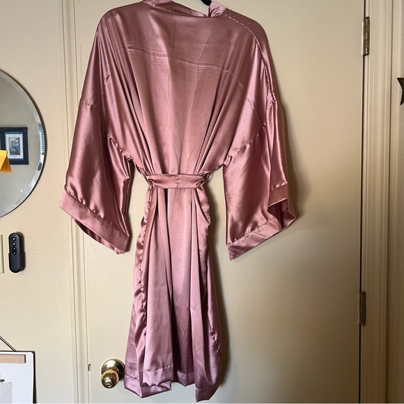 Silk Short Robe - Picture 2 of 4